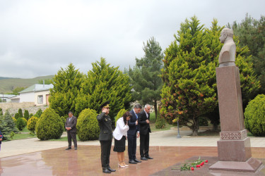 Xocalılar Ümummilli Lider Heydər Əliyevin xatirəsini böyük ehtiramla yad etdilər