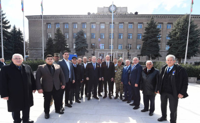 Prezident İlham Əliyev Xocalıda Soyqırımı Memorialının təməlini qoyub və rayon ictimaiyyətinin nümayəndələri ilə görüşüb