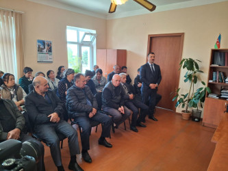 Şəki rayonu Hacı Çələbixan qəsəbəsində müvəqqəti məskunlaşmış Xocalı rayon sakinlərinin səyyar görüş-qəbulu keçirilmişdir