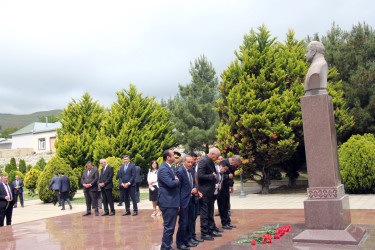 Xocalılar Ümummilli Lider Heydər Əliyevin xatirəsini böyük ehtiramla yad etdilər